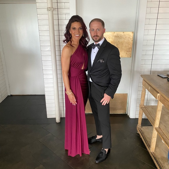 Portia and Scarlett Deep Red but more like a Maroon/Burgundy think deep red wine - Picture 5 of 5